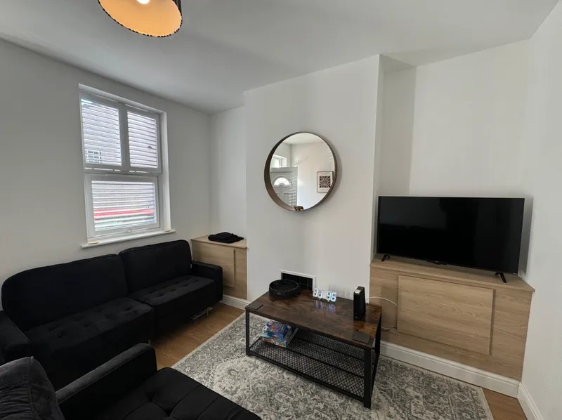 Prime 2 Bed Student House in City Centre // Jul 2026 - Thumbnail 1